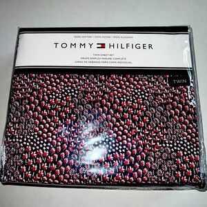 Tommy Hilfiger twin sheet set red floral navy new